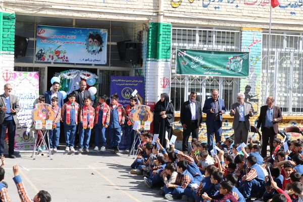 جشن عاطفه‌ها در مدرسه بزرگمهر مرند