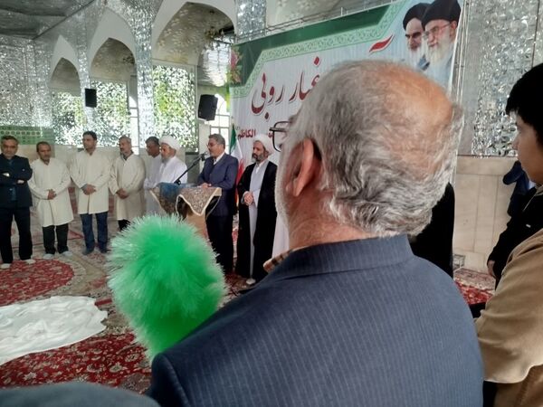 آیین غبارروبی ضریح مطهر امامزاده حمزه بن موسی کاظم (ع)