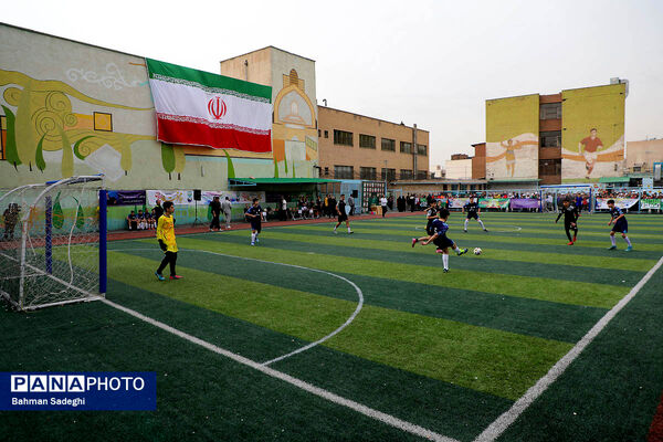 فوتبال از آفساید کم‌توجهی فدراسیون ورزش دانش‌آموزی خارج شود/خاطره فوتبال در حیاط مدرسه از ذهنم پاک نمی‌شود