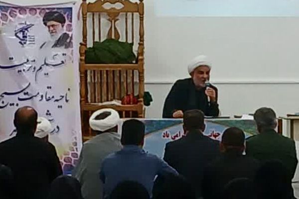 مسجد نه تنها محل عبادت است، بلکه محور علم، همدلی و کمک به محله است 