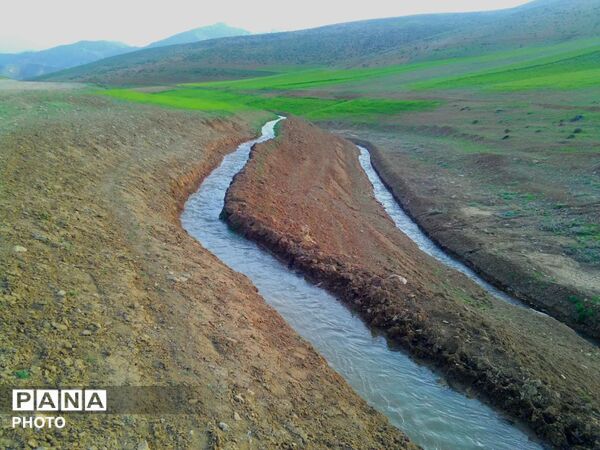 وانان، تابلوی بی‌بدیل خالق، شکوه رنگ‌ها و عظمت کوهستان