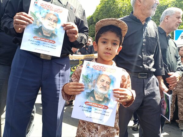 تشییع پیکر مطهر شهید سردار محمد کاظمی و تعدادی از شهدای جنگ تحمیلی در مشهد