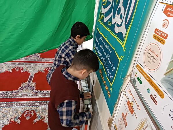 برپایی نمایشگاه مدرسه انقلاب در دبیرستان شهید رجایی