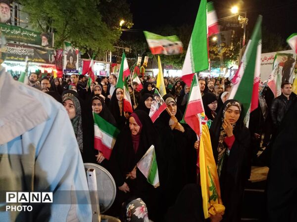 اجتماعات شبانه مردم بجنوردی؛ شب‌های پرشور در مرکز خراسان‌شمالی