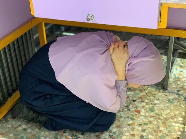 برگزاری مانور زلزله در دبستان فرهنگ منطقه ۱۳