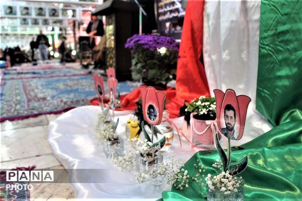 حال و هوای آغاز سال نو در جوار مزار شهدای جنگ رمضان