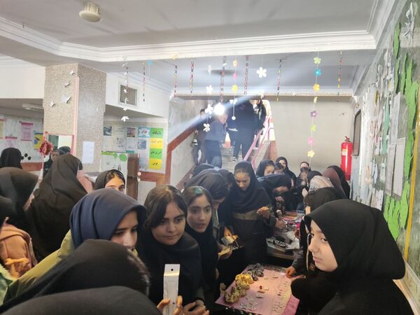 هفته فرهنگی هنری (ماها) در آموزشگاه شهدای معلم ۲