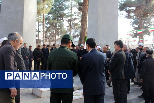 خروش سملقانی‌ها در سالروز بازگشت امام؛ دوازدهم بهمن با گلباران تمثال رهبر انقلاب گرامی داشته شد
