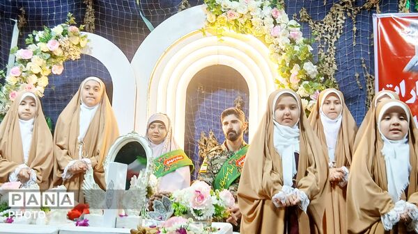 عقد یک زوج بسیجی در حاشیه تجمع؛ قاب متفاوتی از «حماسه حضور» در بناب