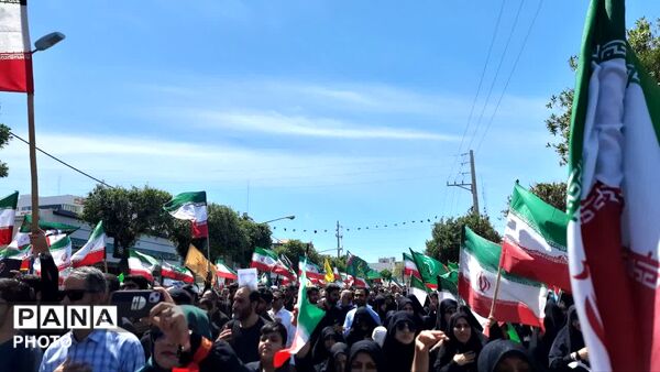 مردم کرج کاروان خونخواهی امام شهید را برپاکردند