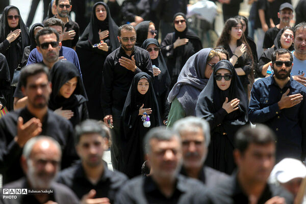 عاشورای حسینی در میدان امام حسین(ع)