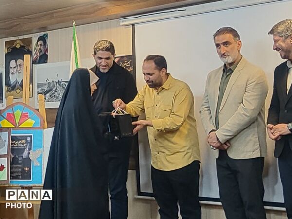 تجلیل از نویسندگان دهه هشتادی و نودی حوزه دفاع مقدس
