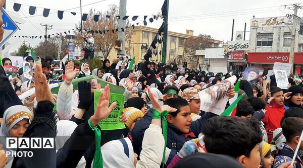 حضور پرشور‌ دانش آموزان در قدس امسال به یاد میناب 