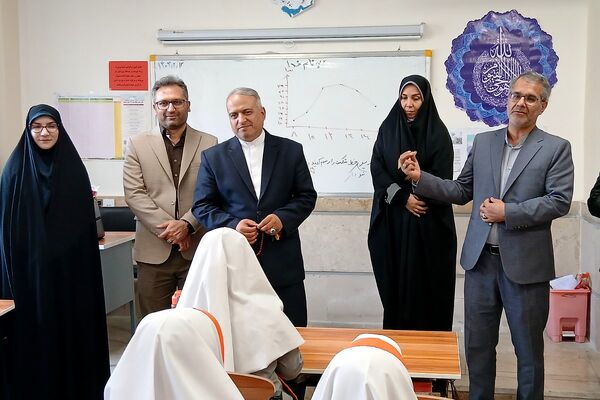 آیین سپاس معلم اداره کل آموزش و پرورش شهرستانهای تهران در کهریزک 