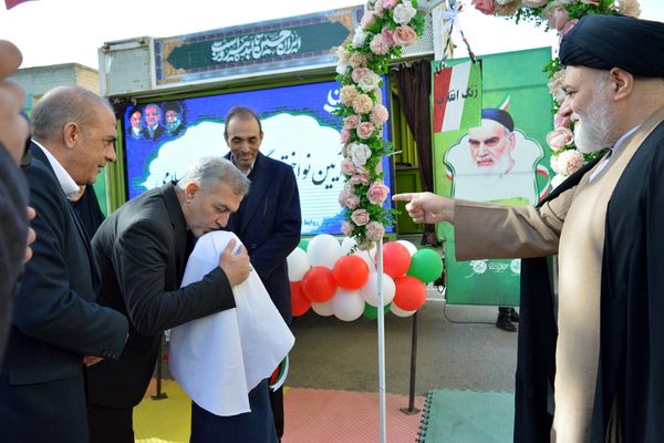 طنین زنگ انقلاب در بهارستان‌دو 