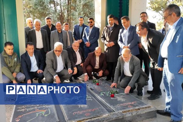  خدمت‌رسانی دولت به مردم زرقان در دهه فجر 