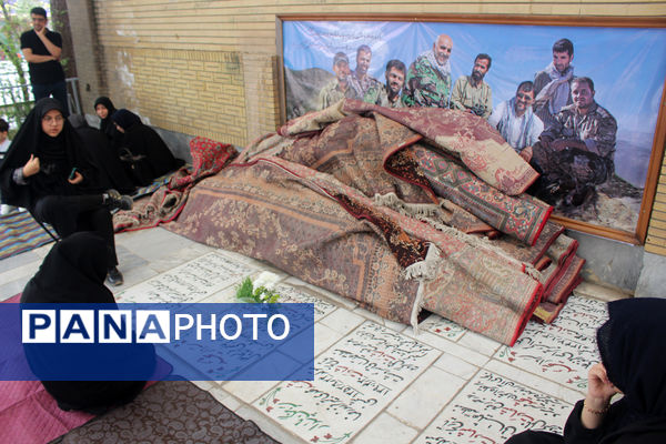 مراسم تحویل سال در گلزار شهدای قم