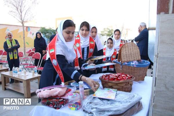 جشن عاطفه ها در دبستان بوستان سمنان