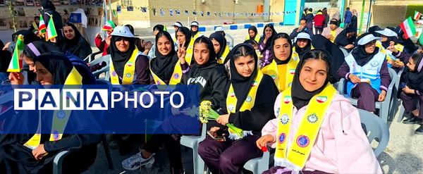 وقتی مدرسه صحنه انقلاب شد؛ زنگی که با سرود و افتخار نواخته شد