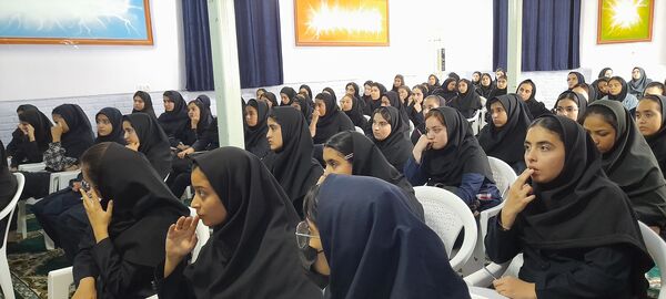 برگزاری جلسه مشاورهای در دبیرستان دخترانه فاطمیه 