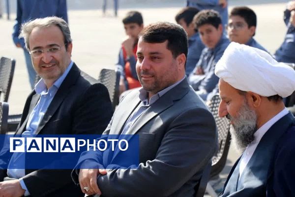 یادواره لاله‌های روشن در مدرسه تیزهوشان شهید بهشتی قرچک