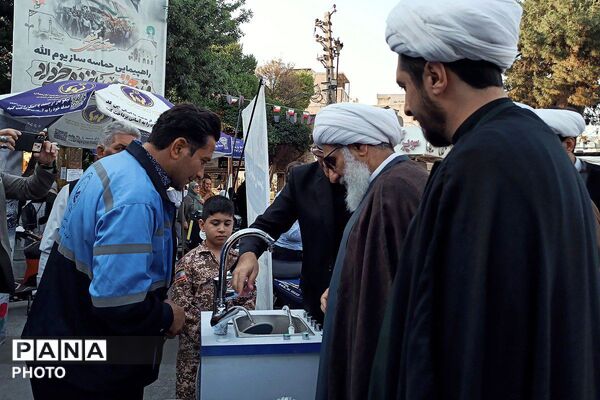 شور غدیر در ورامین خیابان‌های شهر میزبان جشن بزرگ مردمی