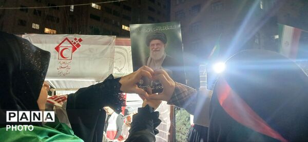 تجمع دیگر مردم ساوجبلاغ در بیعت با رهبر انقلاب 