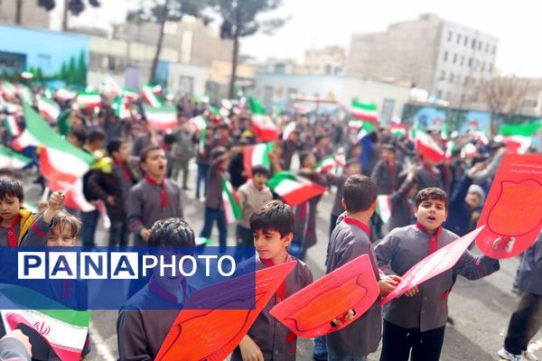 جشن پیروزی انقلاب اسلامی در مدارس رباط‌کریم