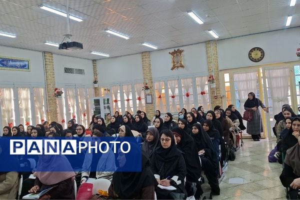 کارگاه استانی توانمندسازی مربیان پیش‌دبستانی و معلمان ابتدایی در دبستان دکتر محمدحسین کیهانی اسلامشهر