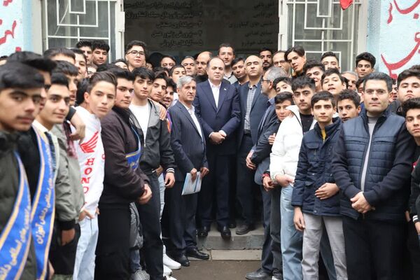 حضور وزیر کشاورزی در مراسم صبحگاهی هنرستان کشاورزی تبریز
