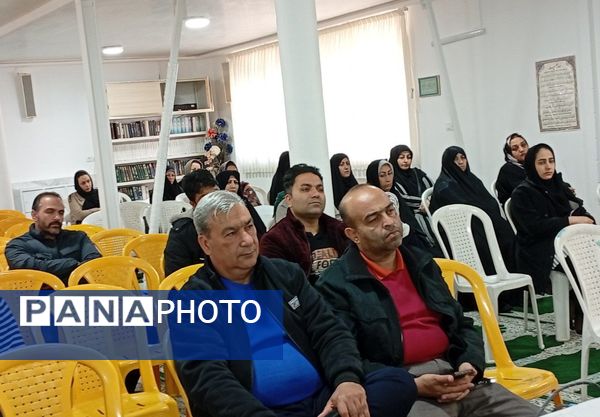 جلسه هدایت تحصیلی پایه نهمی دبیرستان میثاق ویژه والدین 