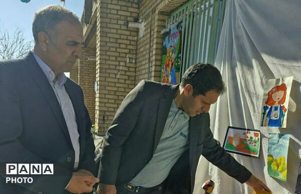 بازارچه کسب و کار دانش آموزی در دبیرستان حاج سید محمد میری بزنجرد خلیل آباد