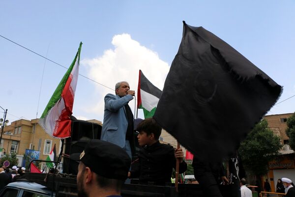 راهپیمایی نمازگزاران جمعه قم در محکومیت جنایات اردوگاه «النصیرات»