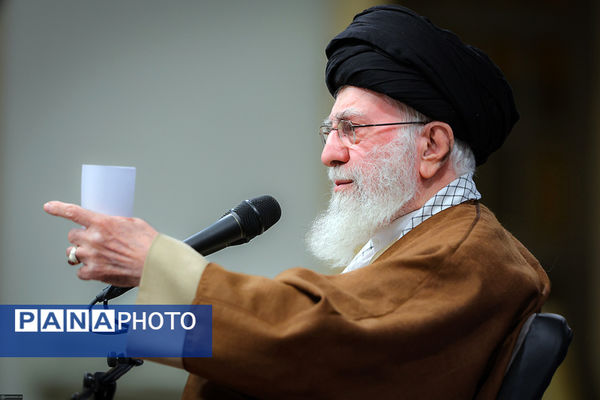 دیدار هزاران نفر از اقشار مختلف مردم درباره تحولات منطقه