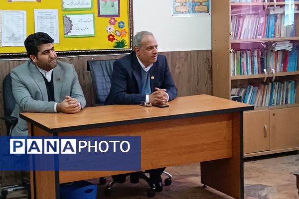 حضور سرزده مدیرکل آموزش و پرورش شهرستان‌های تهران در دبستان حافظ منطقه عباس آباد ناحیه یک شهرری