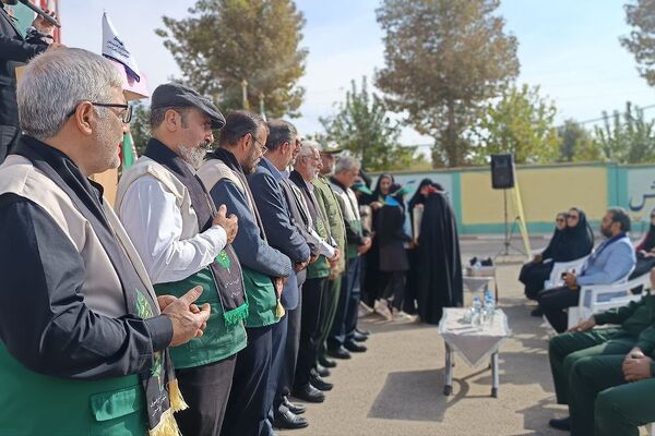 همایش «وطن‌یار»؛ تجدید عهد دانش‌آموزان ورامینی با شهدا و فرهنگ ایستادگی