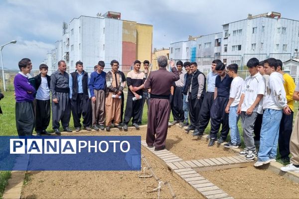 بازدید علمی دانش‌آموزان دبیرستان زانست بانه از اداره هواشناسی