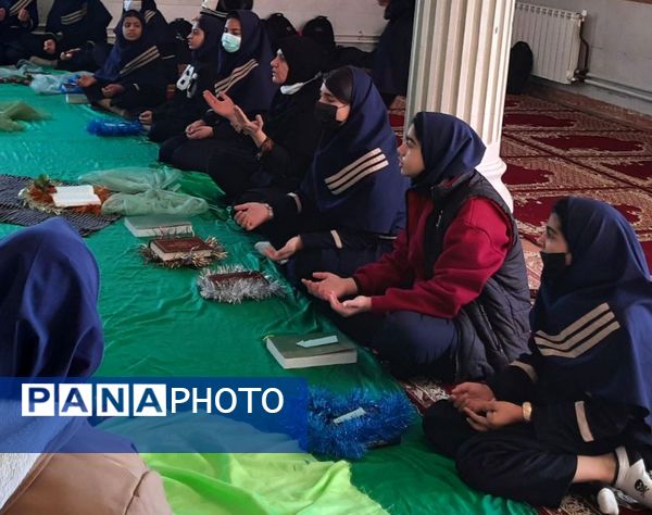 انس با قرآن در دبیرستان امامت مهدیه