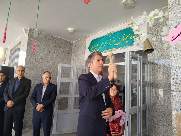 طلوع شکوفه‌های امید در دبستان امین زاده فاروج 