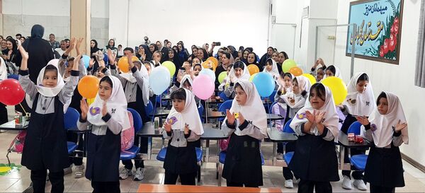 جشن شکوفه‌های دبستان دخترانه سما شیروان 