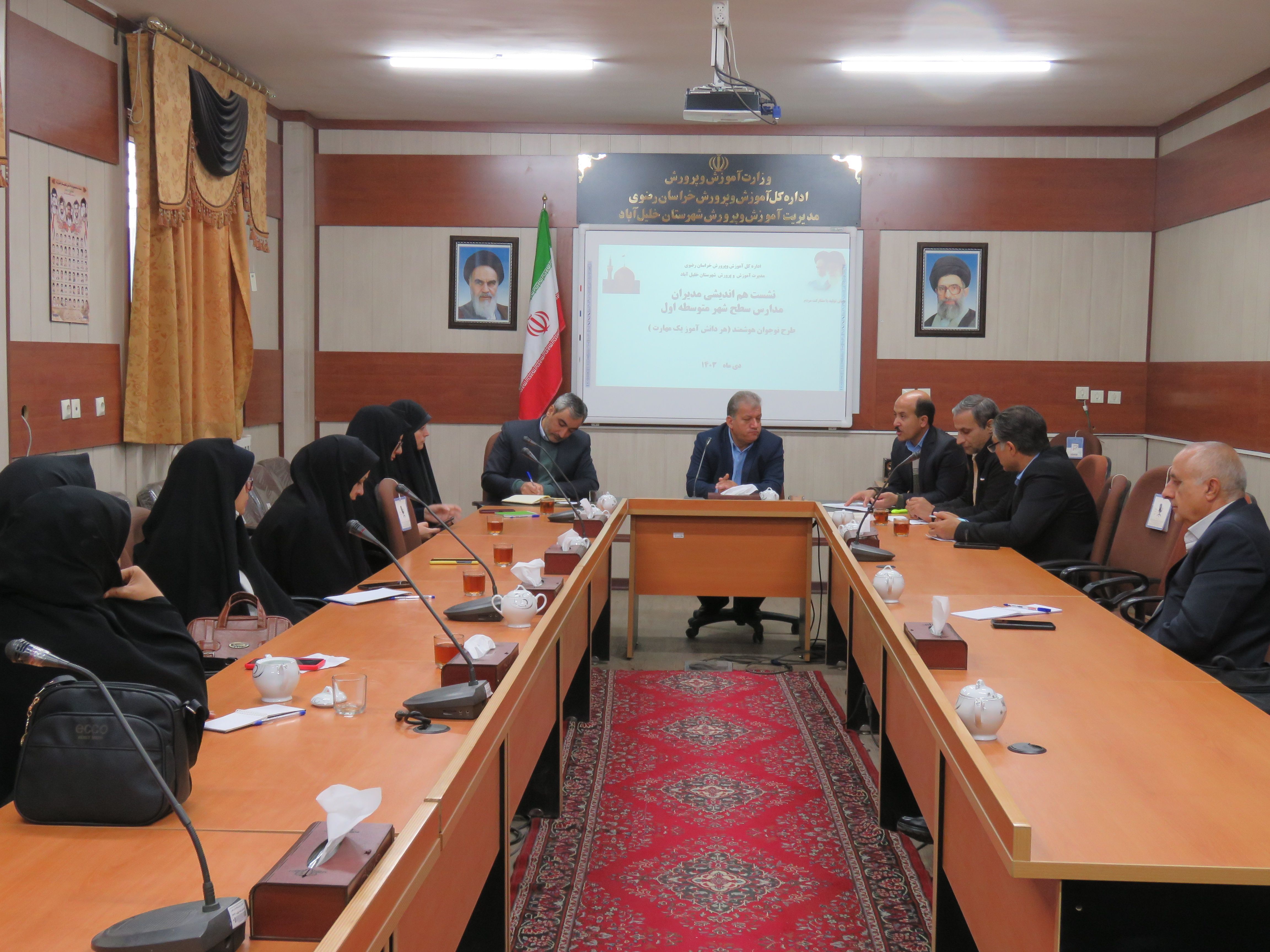 هر دانش آموز باید حداقل یک مهارت را فرا گیرد 