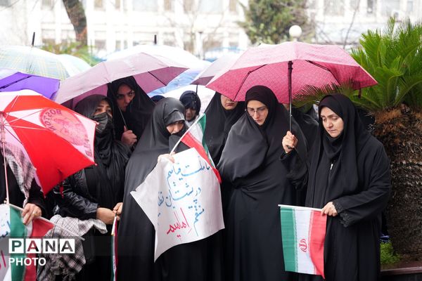 تجمع فرهنگیان گیلان در سوگ رهبر و مقتدایشان