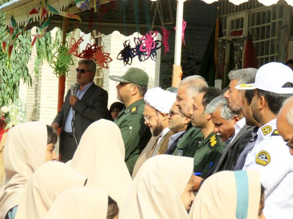 نواخته شدن زنگ مهر در مدارس شهرستان خلیل‌آباد 