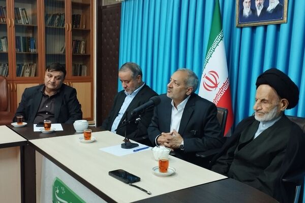 مدارس ایران در آتش جنگ نیز تعطیل نشدند