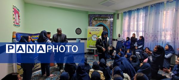 مسابقات دارت در مدرسه دخترانه ضحی ۲