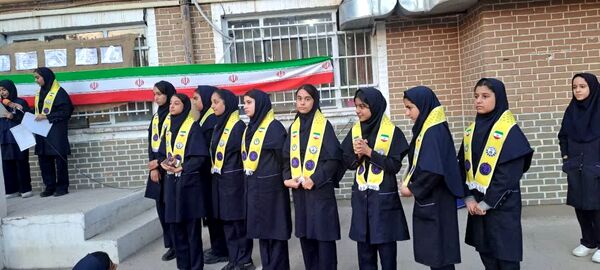 برگزاری مراسم ۱۳ ابان در دبیرستان مستوفی ۲