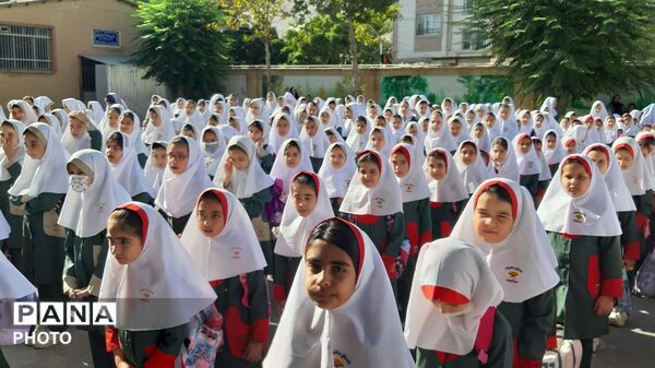 جشن باشکوه آغاز سال تحصیلی در مدرسه صالحه 