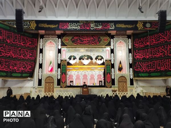 مراسم عزادای بانوان در حرم حضرت معصومه(س)