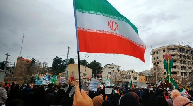 حضور پرشور مردم کنگاور در راهپیمایی یوم‌الله ۲۲ بهمن