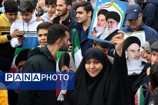 طنین شعارهای انقلابی در سالروز پیروزی انقلاب اسلامی ایران